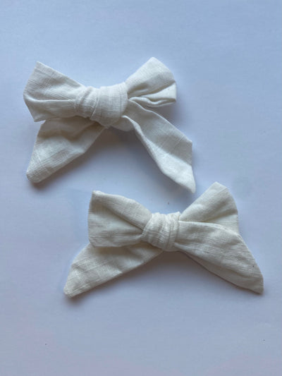 Little Lopers Vintage Linen Darling Bows: White