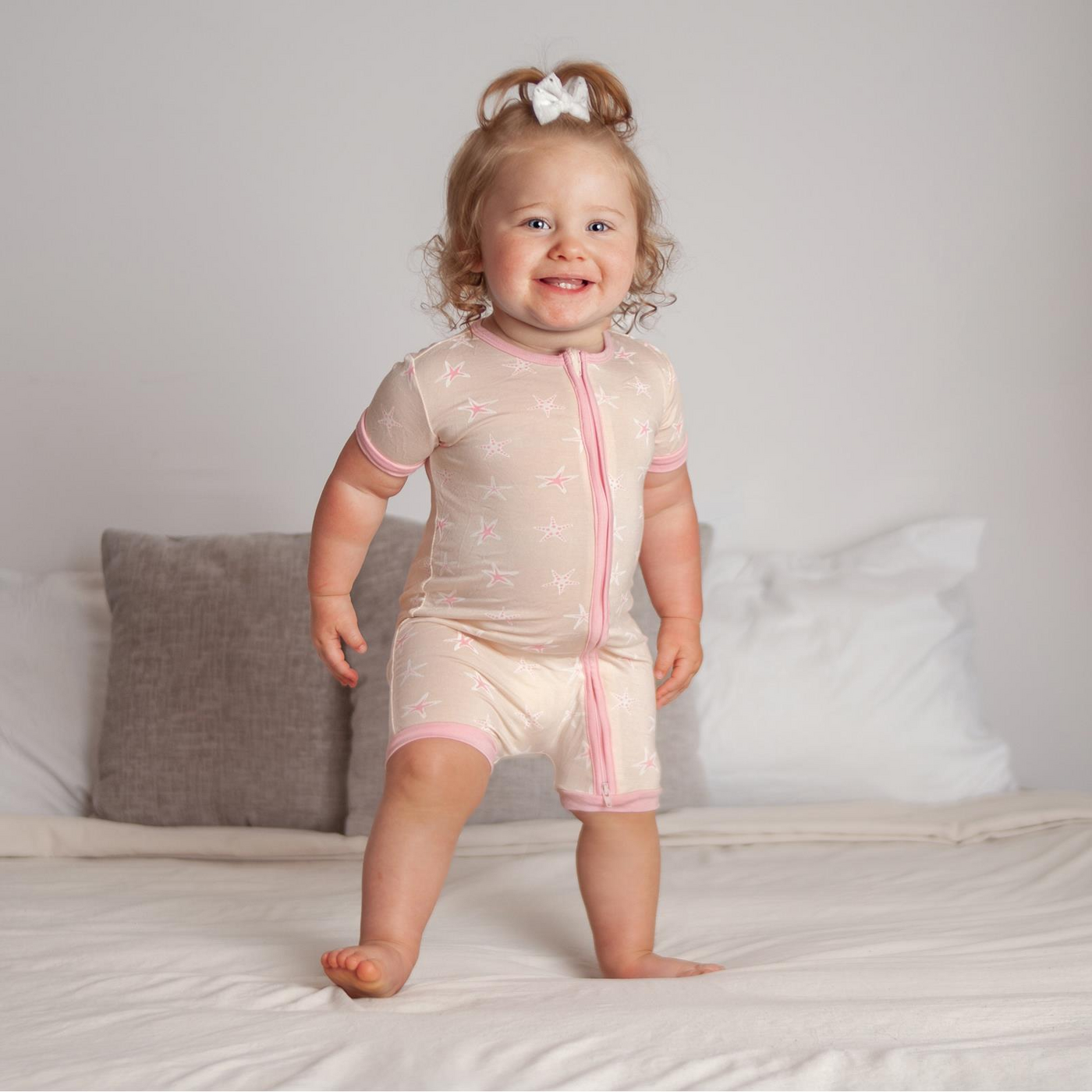 Kickee Pants Shorty Sleeper with Zipper: Latte Starfish