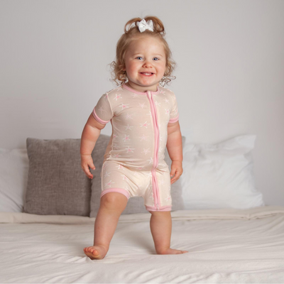 Kickee Pants Shorty Sleeper with Zipper: Latte Starfish