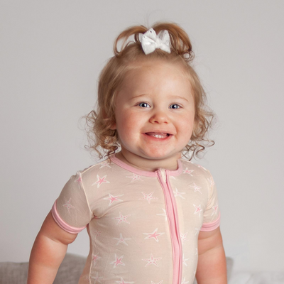 Kickee Pants Shorty Sleeper with Zipper: Latte Starfish