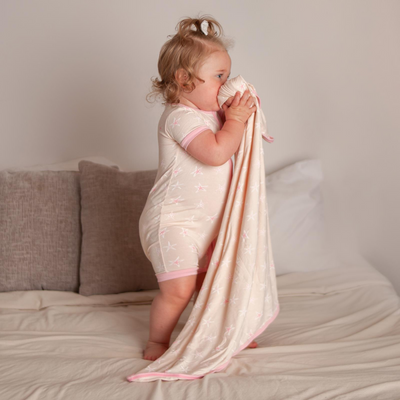 Kickee Pants Shorty Sleeper with Zipper: Latte Starfish