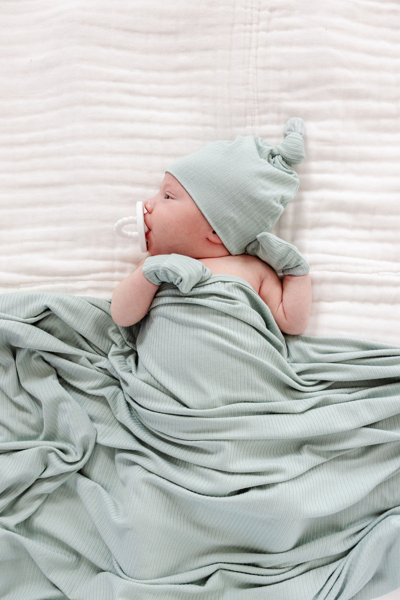 Lou Lou and Company Ribbed Newborn Hat Bundle: Bailey