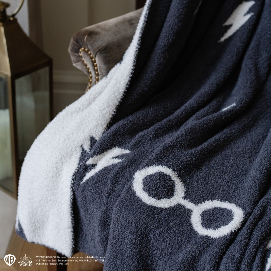 Saranoni Doube-Layer Bamboni Extra Large Blanket: The Boy Who