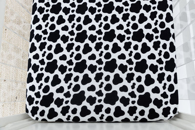 Birdie Bean Crib Sheet: Betsy