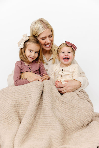 Lou Lou and Company Chenille Blanket: Oatmeal
